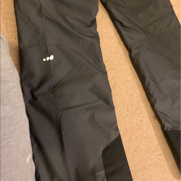 💙🤍Water resistance/water proof ski pants - Picture 3 of 12